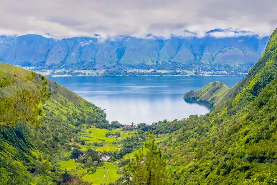 Pemandangan Danau Toba dari Bukit Beta, Balige